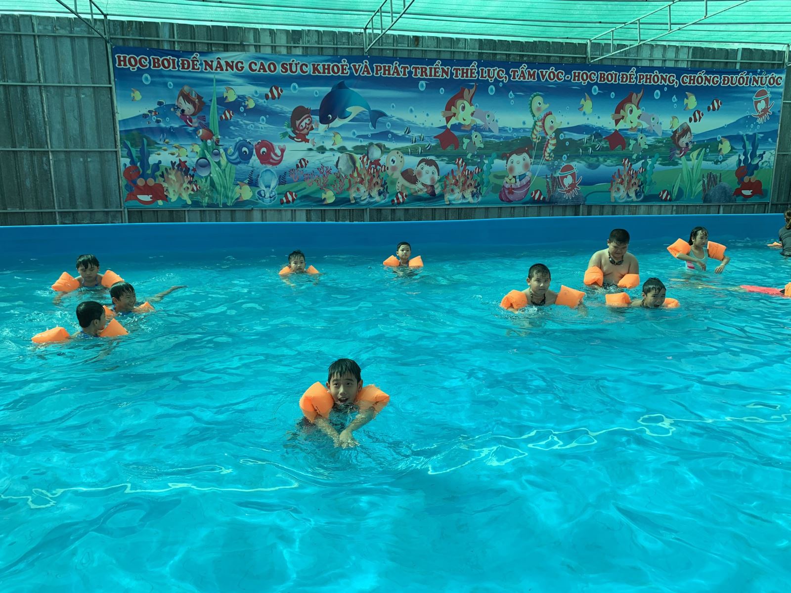Hoạt động Hồ bơi trường Tiểu học Tân Tập